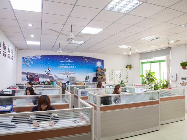 廣東<i style='color:red'>工服定制</i>廠家哪家好？