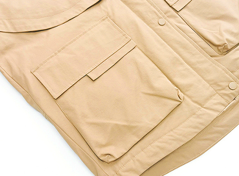 專業(yè)定制廠家生產(chǎn)女裝毛領(lǐng)棉服