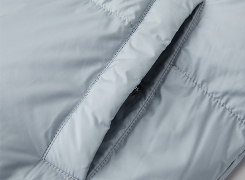 女士立領(lǐng)短款保暖羽絨服定制生產(chǎn)廠家