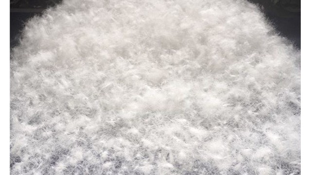 羽絨服加工廠告訴您，充絨量多少才真保暖？