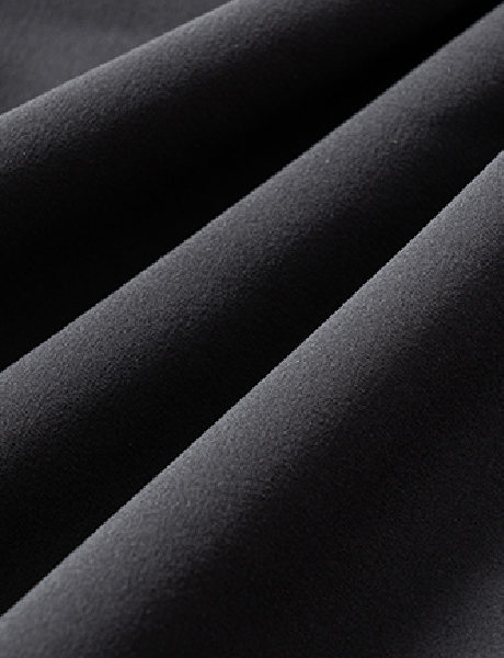 源頭工廠包工包料定制軟殼沖鋒衣